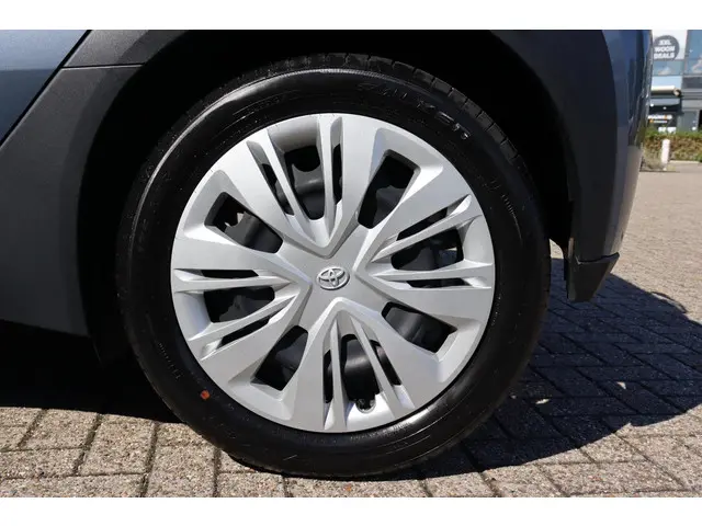 Toyota Aygo X 1.0 VVT-i MT Play 2024 Benzine