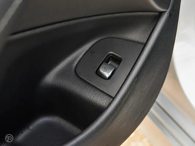 Mercedes-Benz E-Klasse 200 Ambition 2016 Benzine 39