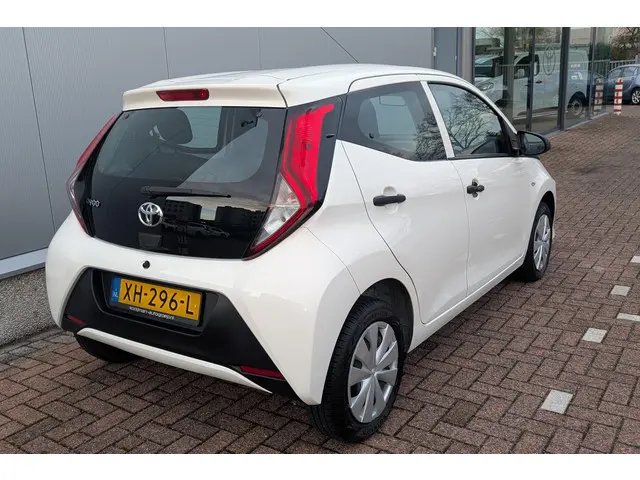 Toyota Aygo 1.0 VVT-i x-fun 2019 Benzine 8