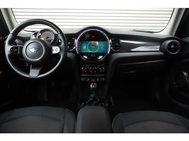 MINI 5-Deurs One 2022 Benzine 9