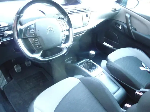 Citroën C4 Picasso 1.2 PureTech Intensive 2016 Benzine 10