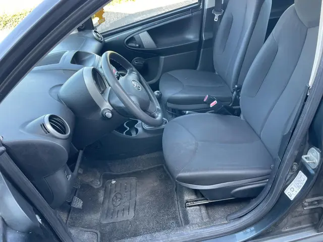 Toyota Aygo 1.0 VVT-i Comfort / AIRCO 2012 Benzine 6