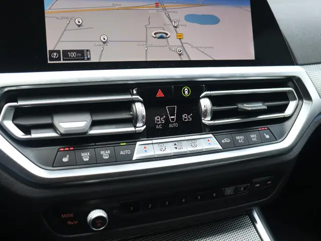 BMW 3 Serie Touring 330e 2021 Hybride Benzine 21