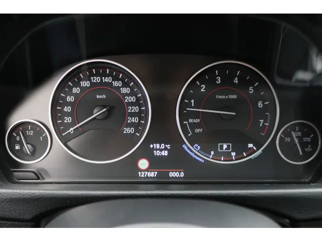 BMW 3 Serie Touring 335i High Executive 2014 Benzine 4