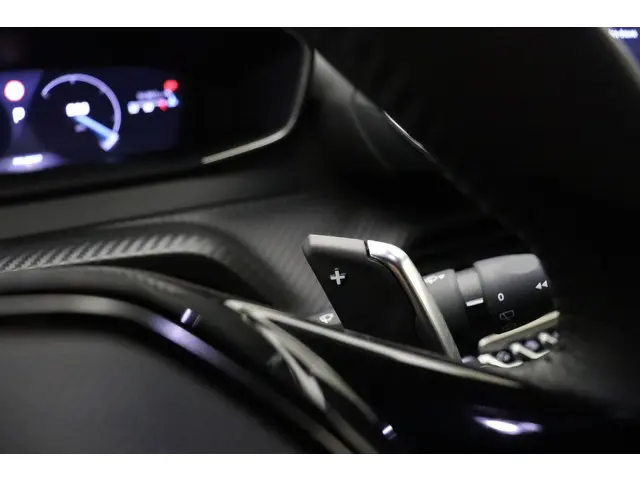 Peugeot 2008 1.2T 130pk Automaat Allure 2024 Benzine 19