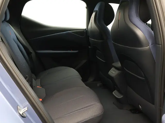 Lynk & Co 02 Core 66 kWh 2025 Elektrisch 12