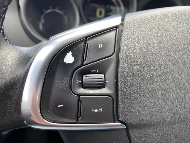 Citroën C4 1.2 PureTech Shine 2015 Benzine 19