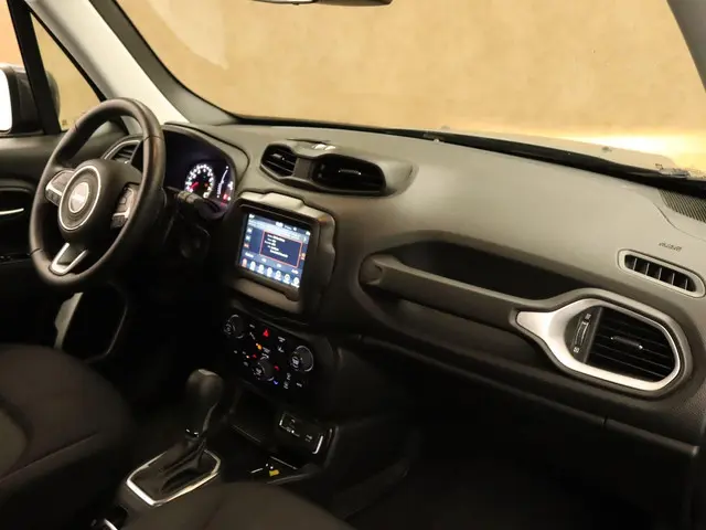 Jeep Renegade 1.3T DDCT Longitude 2020 Benzine 5