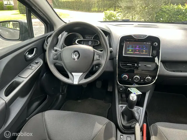 Renault Clio Estate 0.9 TCe Expression 2016 Benzine 12