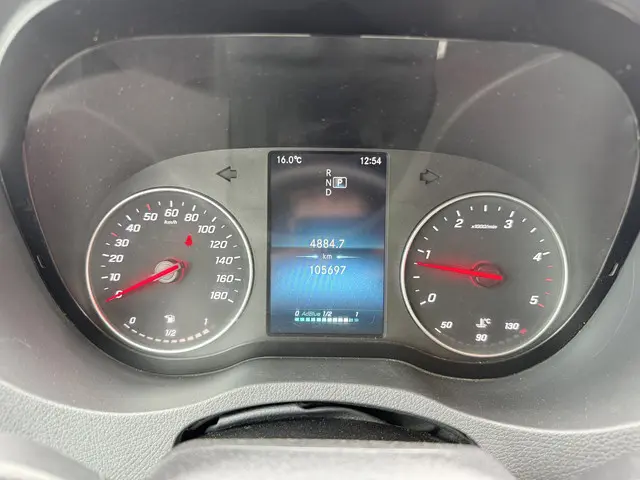 Mercedes-Benz Sprinter 319 1.9 CDI 2023 Diesel 28