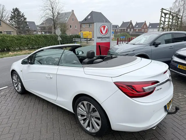 Opel Cascada 1.6 Turbo Cosmo RIJKLAARPRIJS! 2015 Benzine 23