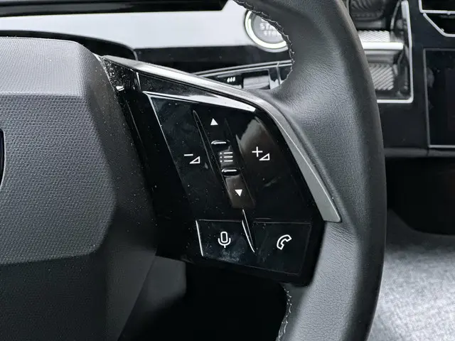 Peugeot e-3008 Allure 210pk 73 kWh 2024 Elektrisch 29