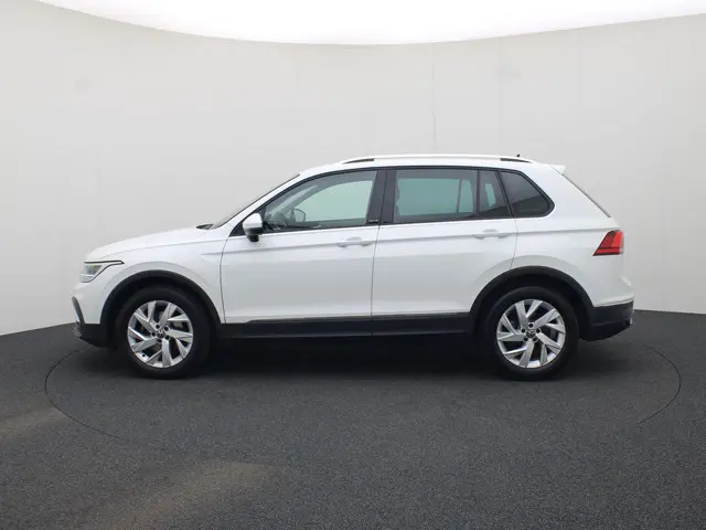 Volkswagen Tiguan 1.5TSI/150PK Life 2021 Benzine 32