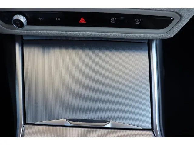 BMW i4 eDrive40 High Executive 84 kWh 2022 Elektrisch 28