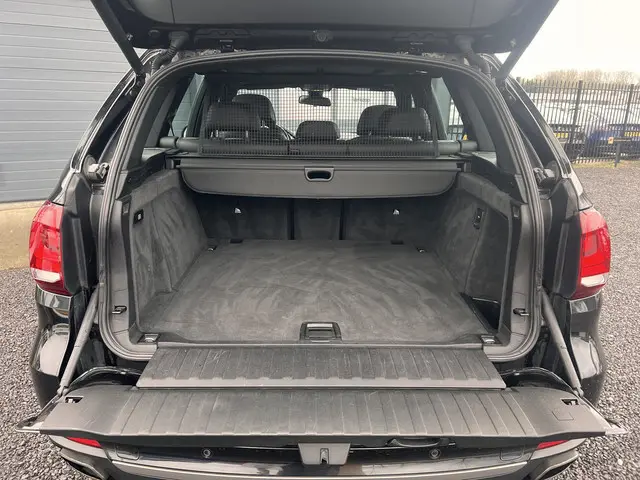 BMW X5 xDrive 50i High Executive 2013 Benzine 22