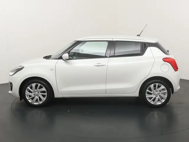 Suzuki Swift 1.2 Select Smart Hybrid 2022 Benzine 2