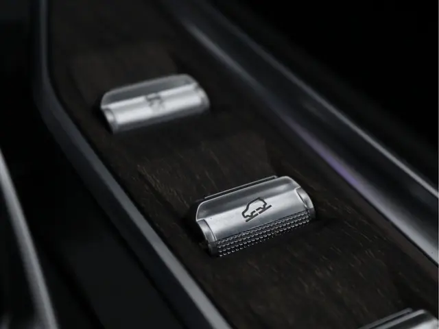 DFSK E5 PHEV 1.5 L2 2025 Hybride Benzine 65