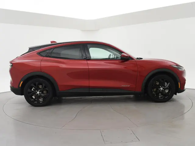Ford Mustang Mach-E 75kWh LUCID RED 2020 Elektrisch 10