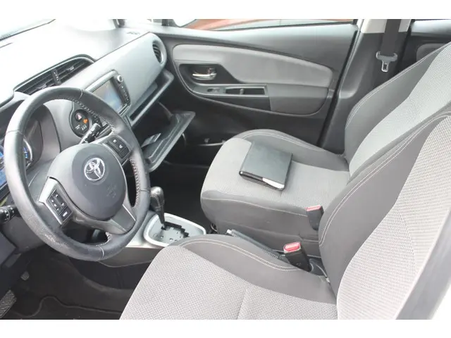 Toyota Yaris 1.5 Hybrid Aspiration 2014 Hybride Benzine 6