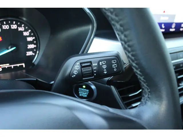 Ford Kuga 2.5 PHEV Titanium 2020 Hybride Benzine 24