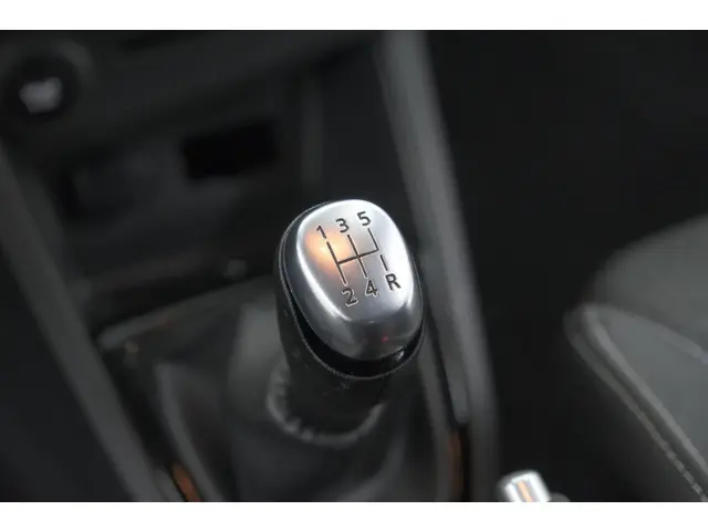 Renault Clio Estate TCe 90 Limited 2019 Benzine 39