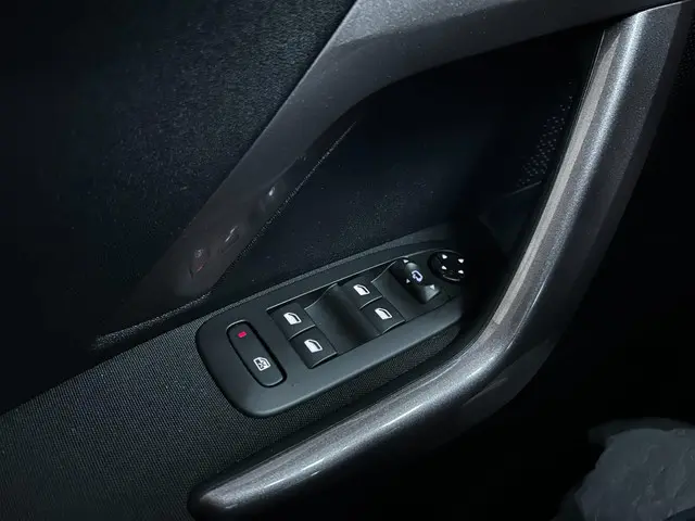 Peugeot 2008 1.2 PureTech Style airco, cruise 2015 Benzine 9