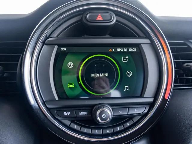 MINI 3-Deurs Cooper 2021 Benzine 28