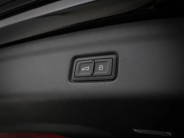 Audi Q6 e-tron S edition 252 PK 2025 Elektrisch 28