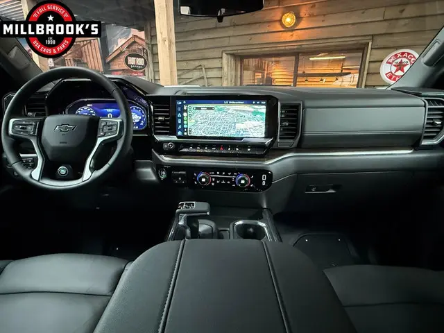 Chevrolet Silverado USA Trailboss, 2024 Benzine 18