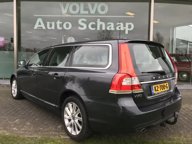 Volvo V70 3