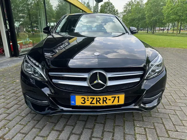 Mercedes-Benz C-Klasse 180 Lease Edition 2015 Benzine 11
