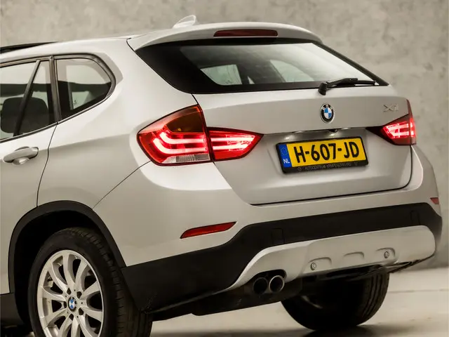 BMW X1 sDrive20i High Executive 2015 Benzine 13