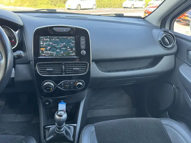 Renault Clio Estate 1.2 TCe Intens 2017 Benzine 23