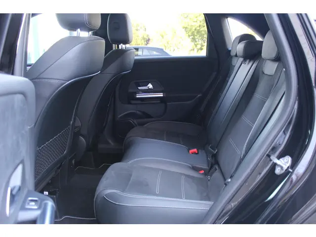 Mercedes-Benz B-Klasse 250 e 2021 Hybride Benzine 13