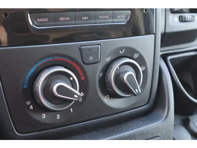 Peugeot Boxer 330 2.2 HDI L1H1 Première 2015 Diesel 15