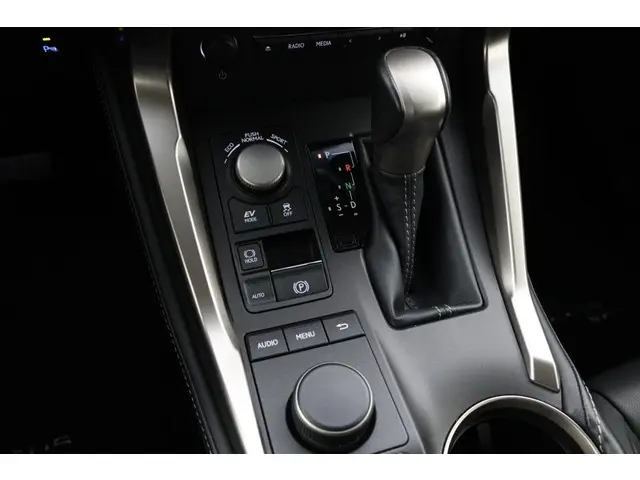 Lexus NX 300h AWD 25th Edition 2014 Hybride Benzine 25