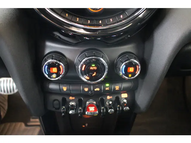 MINI Cooper Mini 1.5 Automaat JCW Pakket 2019 Benzine 20