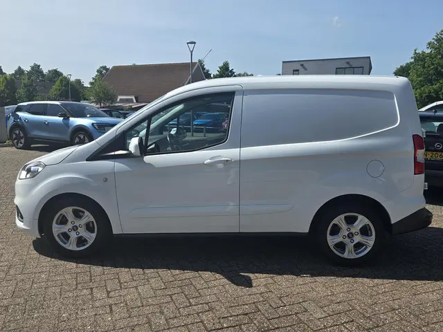 Ford Transit Courier 1.5 TDCI Limited 2020 Diesel 6