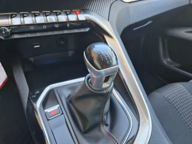 Peugeot 3008 1.2T Automaat 130pk Active 2019 Benzine 8