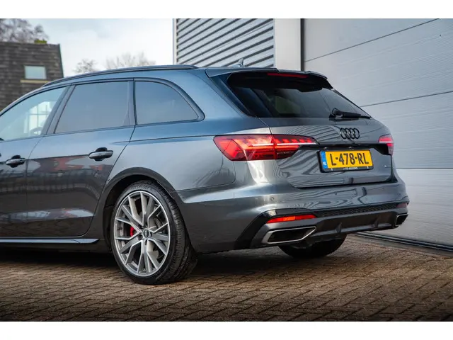 Audi A4 Avant 45 TFSI quattro edition one 2020 Benzine 33