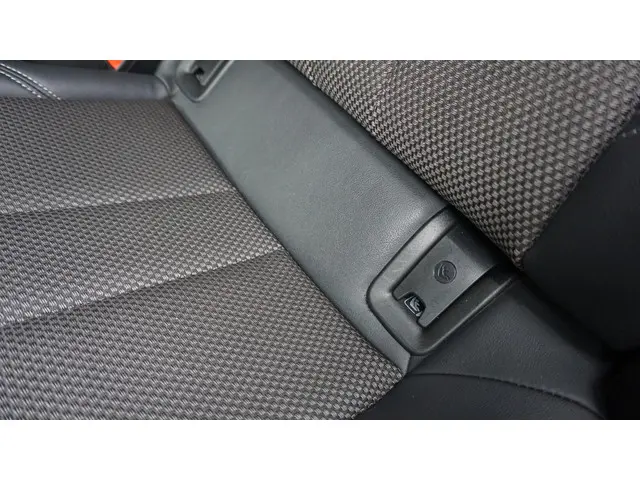 Audi A4 Avant 35 TFSI 150pk 2x S-Line 2022 Benzine 48