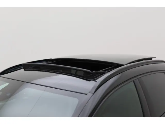 Mercedes-Benz GLA 250 4Matic 2017 Benzine 29