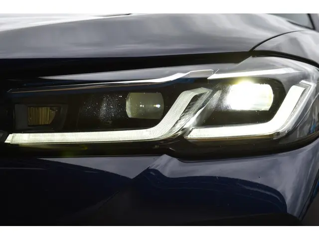 BMW 5 Serie 530i High Executive 2021 Benzine 50