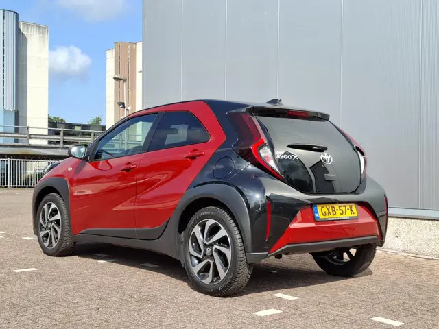 Toyota Aygo X 1.0 VVT-i MT Pulse 2023 Benzine 6