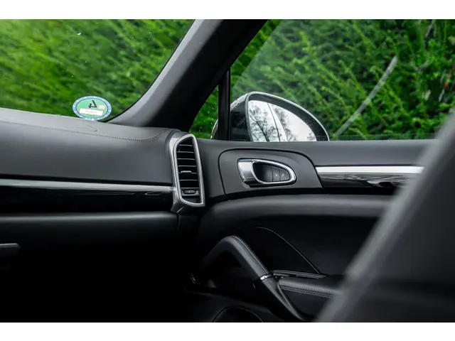 Porsche Cayenne S 2016 Benzine 16