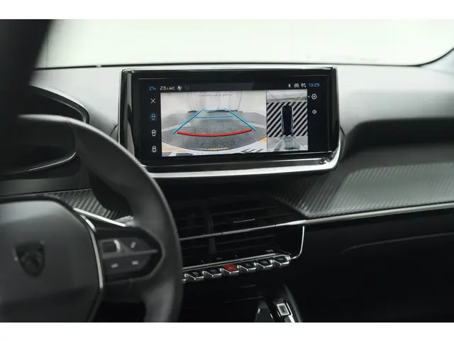 Peugeot 208 PureTech 100 Allure 2024 Benzine 17