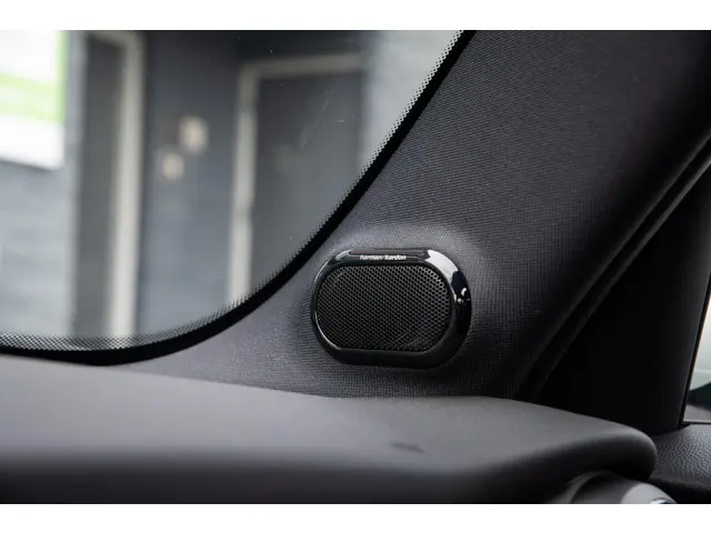 MINI Cooper S 2.0 Resolute Edition JCW 2023 Benzine 23