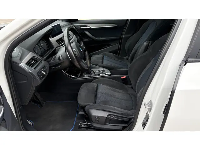 BMW X2 sDrive20i High Executive 2018 Benzine 8