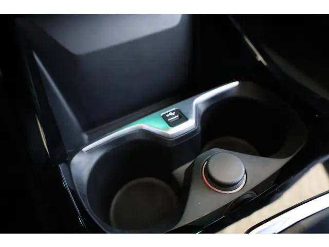 BMW 1 Serie 5-deurs 120i 2021 Benzine 18