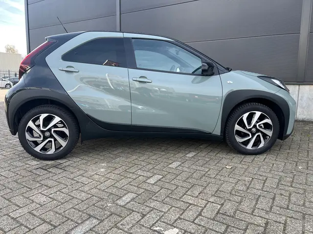 Toyota Aygo X 1.0 VVT-i MT Envy 2024 Benzine 4
